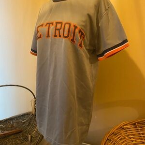 Gray Detroit T-Shirt with Orange Accents Tigers 🐅